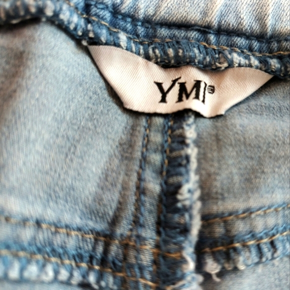 YMI Distressed Jeans Junior / Size Large - Picture 7 of 8